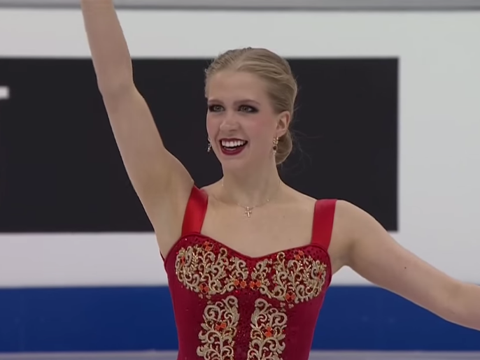Happy birthday to Kaitlyn Weaver! The 2014 World silver medalist and 2015 Canadian champion in ice dancing! 