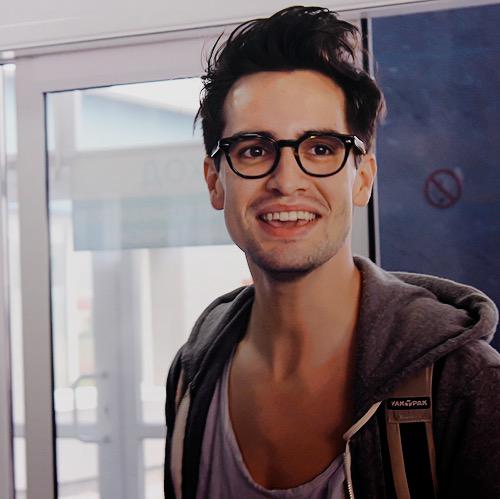 Happy birthday to one of my favourite artists of all time Brendon Urie!!     