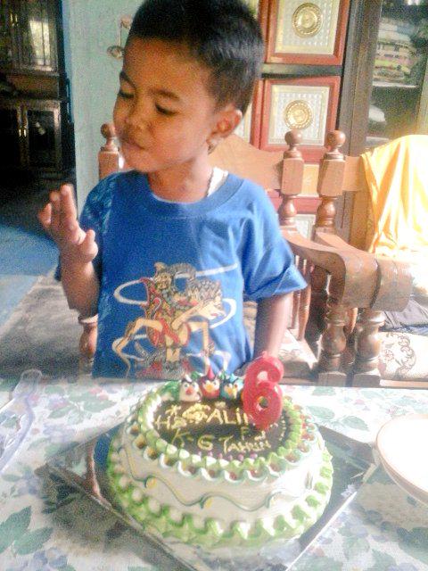 srYanthie's tweet photo. Happy Birthday,
To my baby,sukses,panjang umur,sehat sllu,bunda cyang dedek.
Lophu,muaccchhh http://t.co/IXkG0fAaNH