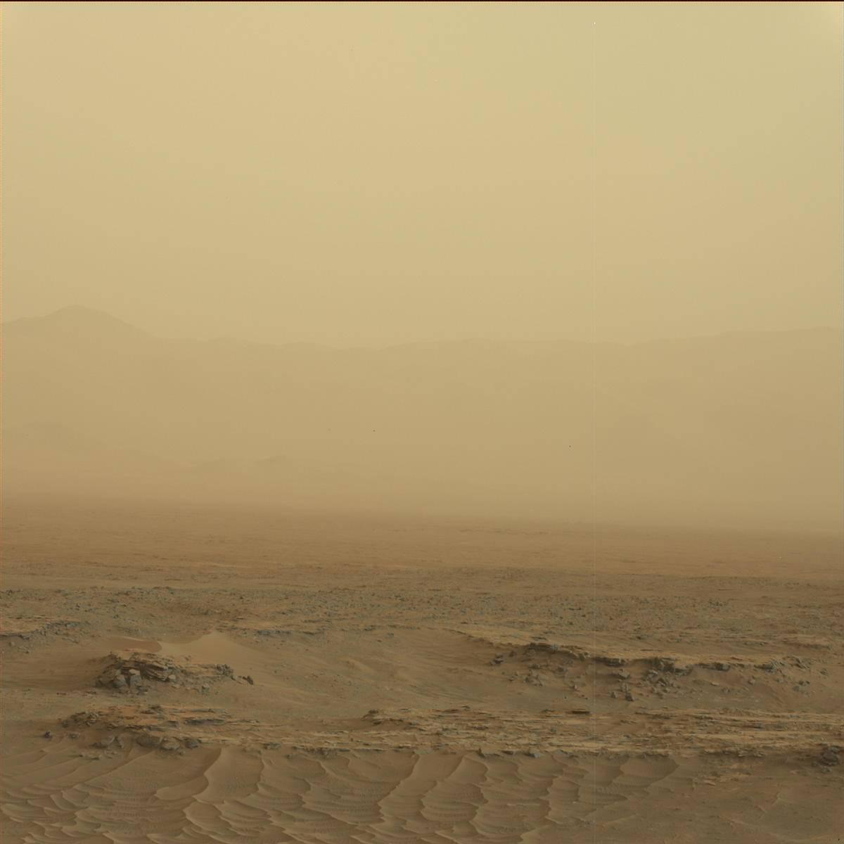 agomezroldan's tweet photo. Parece un caluroso desierto terrestre, pero hace más frío que en la Antártida: polvoriento, helado y seco Marte. http://t.co/Fr1Jk6o8o6