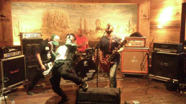 Sangar! <a href="/_SURI_/">SURI</a> feat bday boy Daniel @possesedtomerch of @DEADSQUAD_band  on stage now #RasaSayangeFest