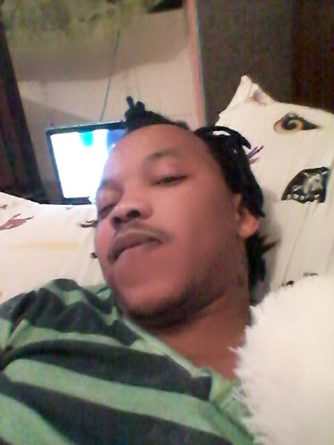 bossmike949's tweet photo. Gush so tired in my bed right now after too much LLL happy sunday pals http://t.co/1WpmSWklcN