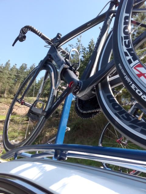 AITORLOIARTE's tweet photo. Nuestros chavales terminando #valenciaga @jirabira @BH_Bikes http://t.co/hTJioptgnW