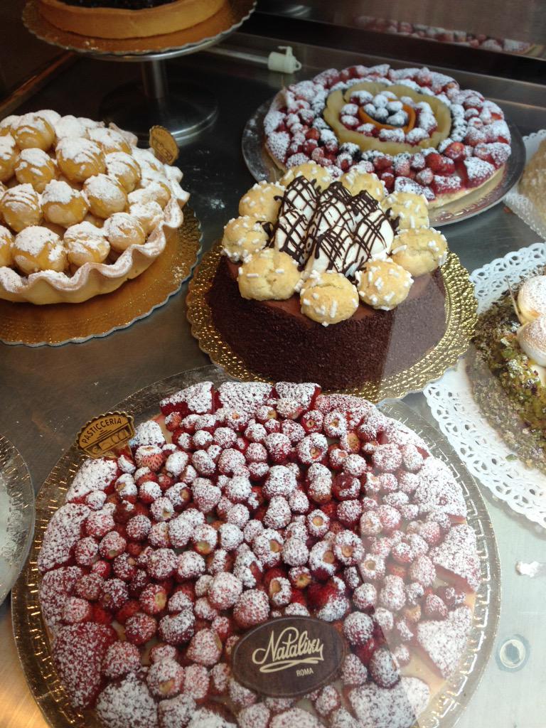 Dolci Natalizi Roma.Luxury Roma On Twitter Sunday Cakes At Natalizi Patisserie Rome Via Po Luxury Sweet Domenica Lusso E Dolci Foodie Http T Co 8ygnqh5gq6