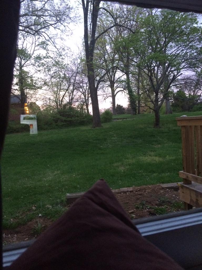 MadiAnnHancock's tweet photo. The sun is out and I haven't gone to sleep yet. #help #ImNotEvenTired http://t.co/tIRWWqRn4P