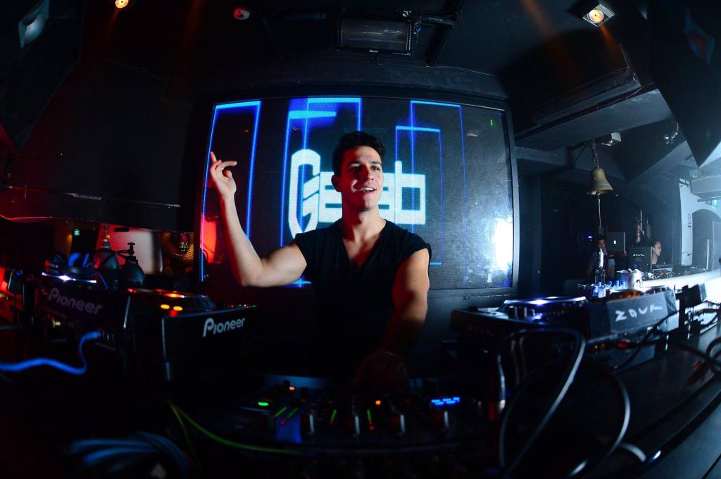 largelpang's tweet photo. Gelab Asia Tour May - Jun open for booking now! Bookings@redfusion.asia http://t.co/lzbdSty9lI