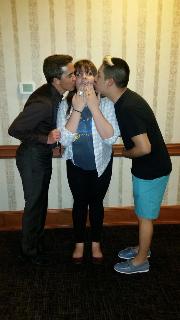 dardargarcia's tweet photo. Key club love β‘ #superDCON http://t.co/1uuBCHf86s