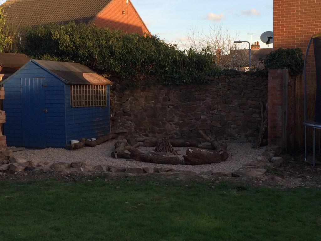 Mattpayne22's tweet photo. Before .....during.....and after! #kidsplayarea #knackeredback http://t.co/ynRZoLd72s