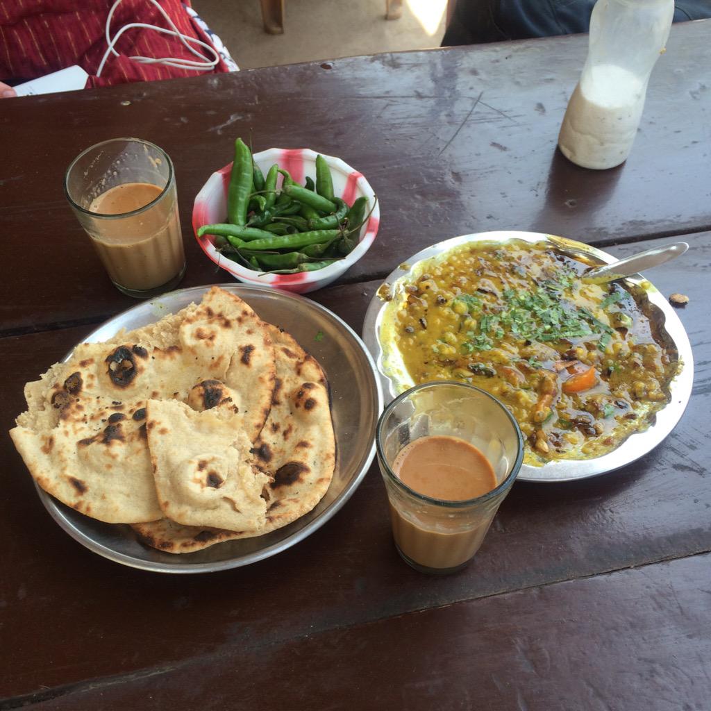 indian_roller's tweet photo. Standard truck stop food. Dal, curd, masala chai. And spicy street eggy bread. This one's for you @rachel_demuth http://t.co/YhuUx2tDWu