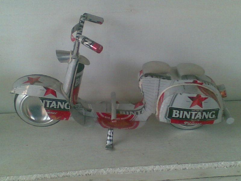 Miniatur Vespa Dari Kaleng  Larutan 