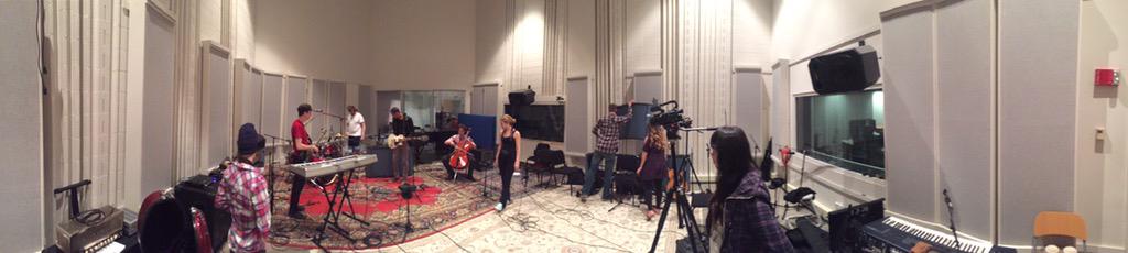 alltheNEO's tweet image. Shooting some videos with @bearcastmedia #queencitusessions #neo #nearearthobjects @cincy_music