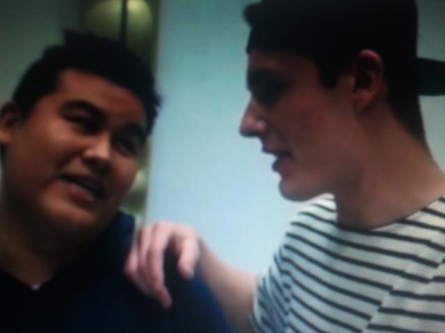 Amber_de122's tweet photo. @enzoknol  en toen wist enzo het. Hij is officieel gay.    (jk) http://t.co/8z2pKP3Fue