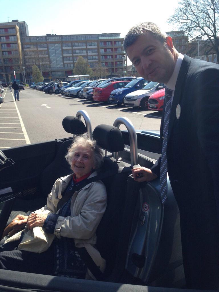 Our superstar 🌟csm taking home a poorly customer <a href="/jason_tree1330/">Jason Tree</a> <a href="/evi2202/">Magic Eden 🪄 Alert</a> <a href="/Briony_R/">Briony</a> <a href="/Tesco_London/">Tesco London</a> 👏👏 #service #mmm