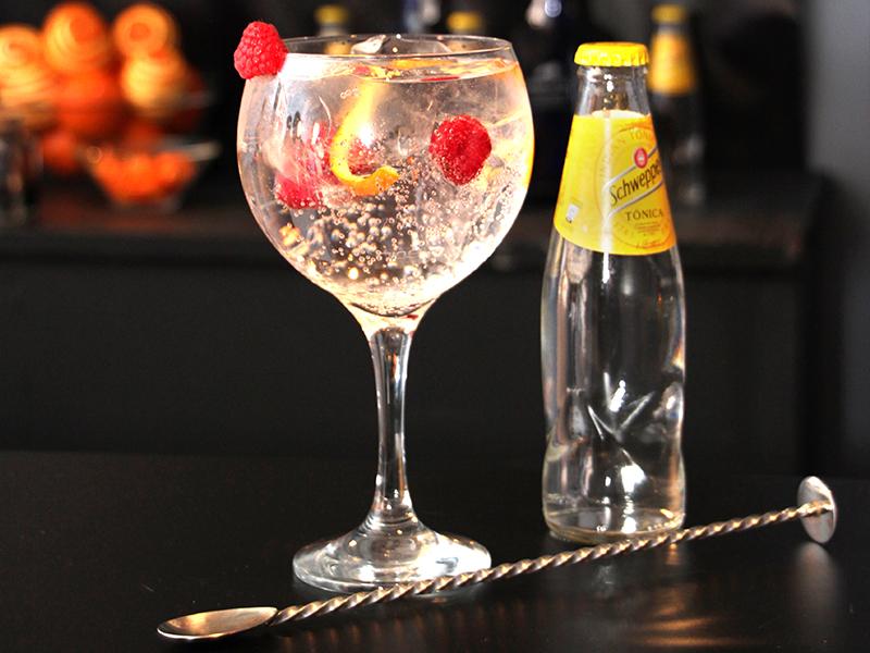 BulevarGijon's tweet photo. OPEN! Desde las 23:00h puedes disfrutar de tu copa elaborada o tu mojito con un ambiente inmejorable. #25añosbulevar http://t.co/inLibsFq7f