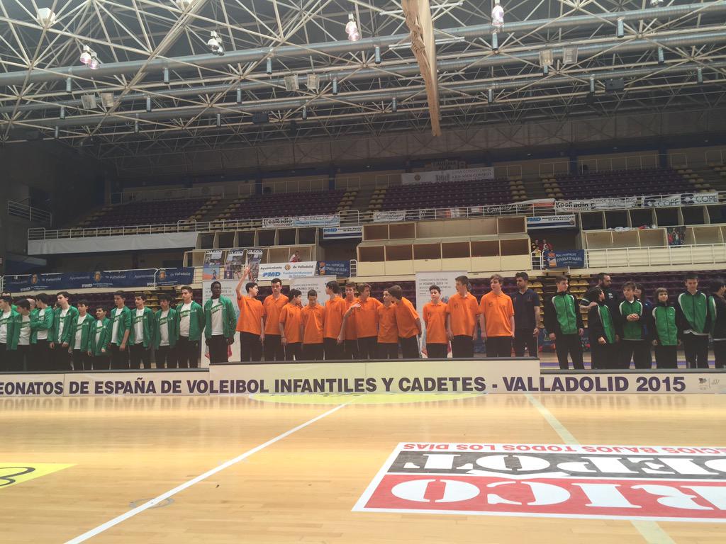 TodovoleySpain's tweet photo. Podio Infantil Masculino #CESAVB15 1) Comunidad Valenciana, 2) Andalucía y 3) Extremadura http://t.co/8HYm8082nJ