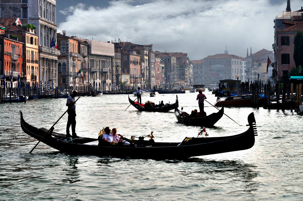 10 Tips to Improve Your Travel Videos #Travel  bluntpost.com/10-tips-to-imp… via <a href="/bluntpost/">Me & My</a>