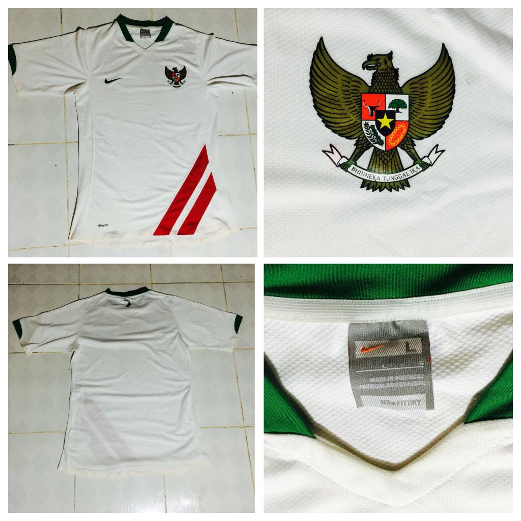 akhmadjunaidi15's tweet photo. Jual jersey away timnas original MW.timnas-u23. Info:085648333142
@JerseyLigina http://t.co/0OwrQYgCe3