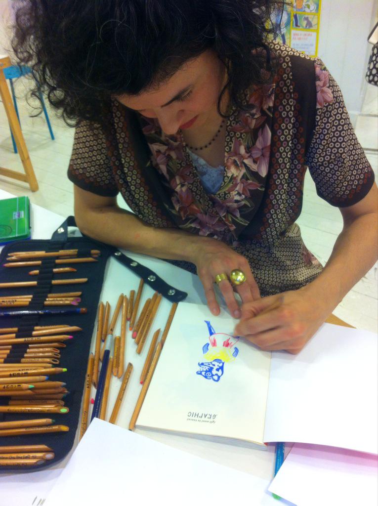 Presentare #Cicale e ricevere autografo <a href="/MartaIorio/">Marta Iorio</a> <a href="/Topipittori/">Topipittori</a> #palermo #libri