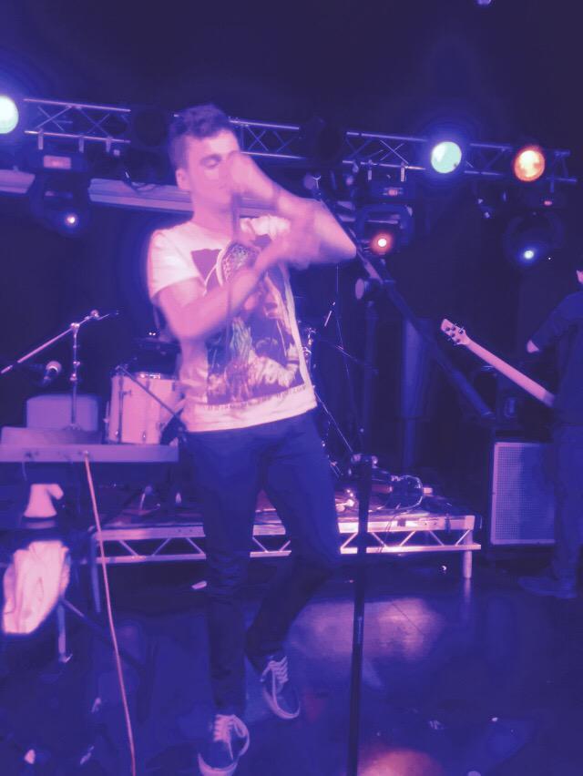 hannahrosec_'s tweet photo. my fave @_richardcory singing last night, can't get over how good that new song was, and that gorillaz cover. love u http://t.co/gkjo2mhJiA