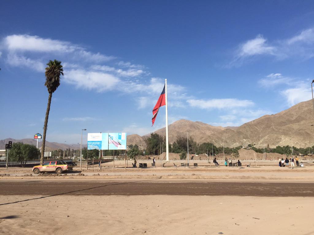 mendokla's tweet photo. Mi bandera en Copiapó, camino a Chañaral con @INJUVCHILE http://t.co/QTqvsNMTOh