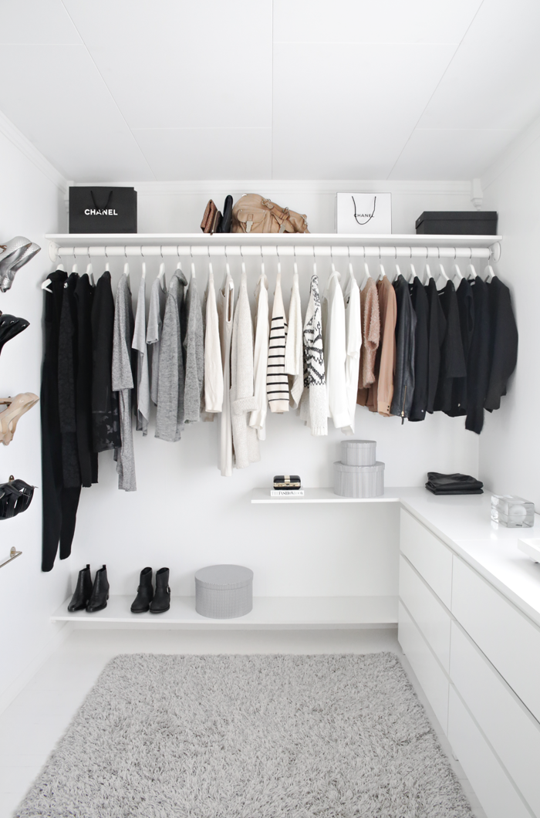 AptTherapy's tweet photo. 3 Ideas for a Neater Closet, Fatter Wallet & Better Style http://t.co/SNA29J97h0 #MindfulLiving #StorageClosets http://t.co/817K9MlNYl