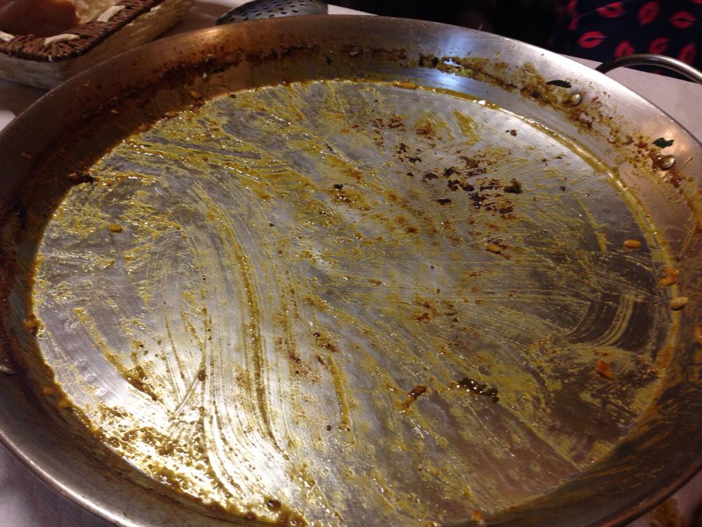 PericoContreras's tweet photo. Impresionante arroz y conejo en #DñaParranda en #lastorresdecotillas aquí el antes y el después. Con @luciarigar http://t.co/zkzuA7mRxA