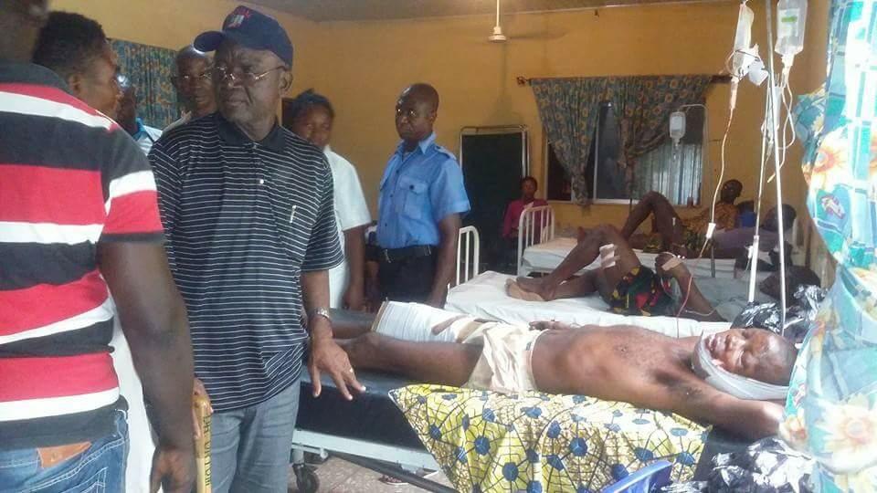 BI_Gemade's tweet photo. Our Benue Gov-elect @OrtomSamuel visiting the defenders of our victory in the hospital today.. cc @APCNigeria http://t.co/egkAOT8ZcN