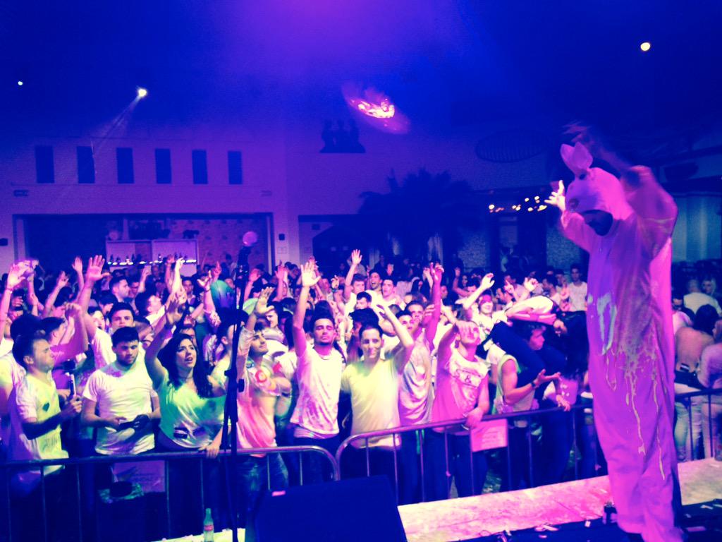 Gracias amigos por otra noche más increible!!Y gracias a <a href="/madnessproject0/">Madness Projects</a> <a href="/banannaclub/">BANANNA SQVAD</a> @jottarmusic <a href="/GOMADandMONSTER/">GOMAD! & MONSTER</a>