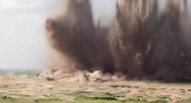 A3Noticias's tweet photo. Estado Islámico dinamita el yacimiento arqueológico de Nimrud, que databa del siglo XIII a.C.▶ http://t.co/eMW06RxOHU http://t.co/vA96uD1Tvr