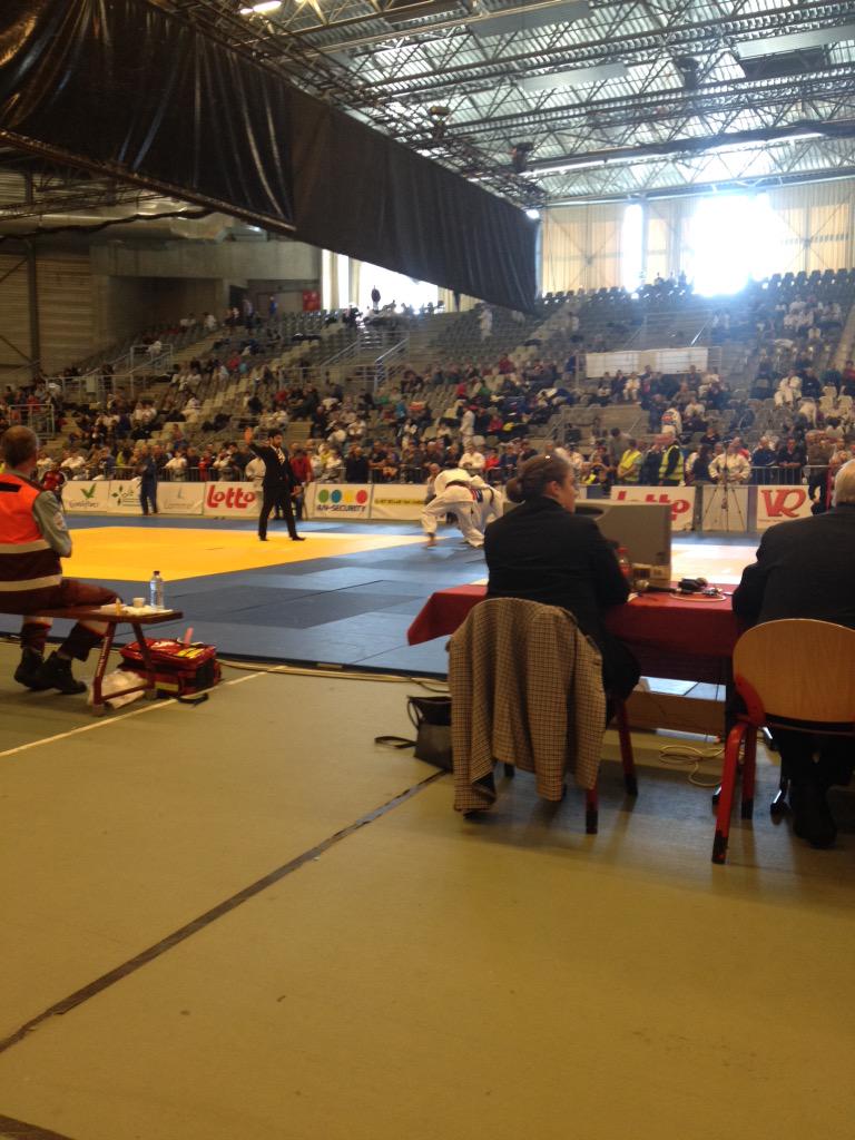 pnamjanssen's tweet photo. #lommel soeverein cup samenwerking @DeVossemeren @BusSolutionsBE @SPKempenseMeren #CenterParcs 1000 judoka's http://t.co/Plap2uHr2J