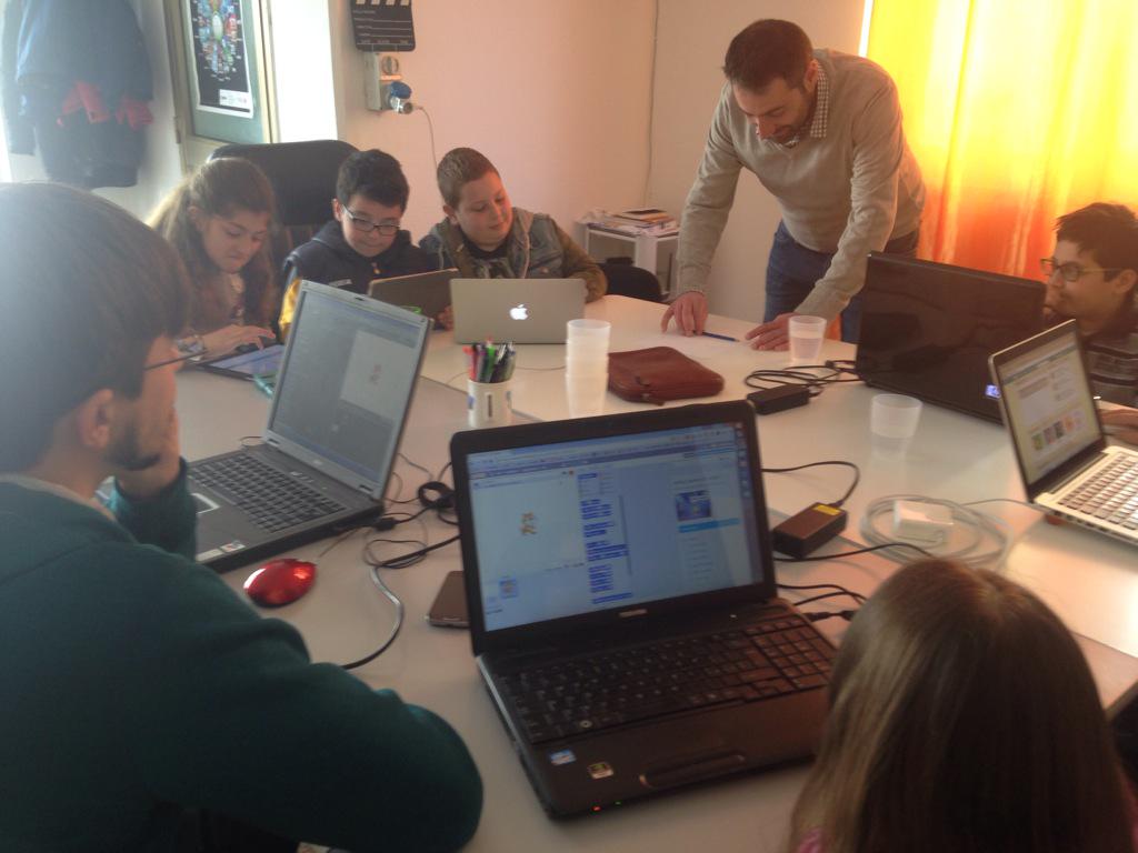 JepisIT's tweet photo. Inizia il terzo appuntamento con il @CoderDojo a #Cip #DojoPic http://t.co/PzZIOgp8Wy