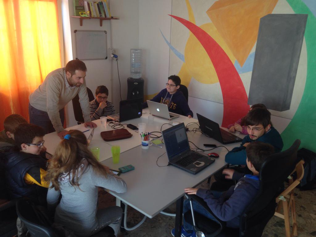 JepisIT's tweet photo. Inizia il terzo appuntamento con il @CoderDojo a #Cip #DojoPic http://t.co/PzZIOgp8Wy