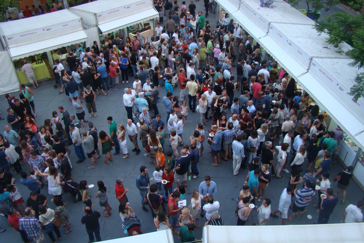 Comença el compte enrere per al TAST TIANA 2015! Al juny, viuràs i "beuràs" moltes sorpreses. Ah! Ja tenim pregoner.