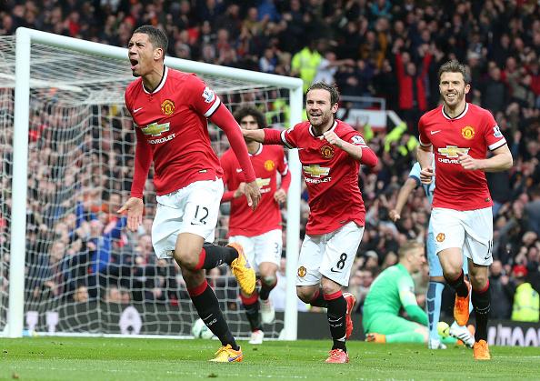 BBCSport's tweet photo. FT Man Utd 4-2 Man City - #mufc claim the spoils with emphatic victory over #mcfc http://t.co/7YlGrJh89Q #MUFCvMCFC http://t.co/sShlDWVIKd