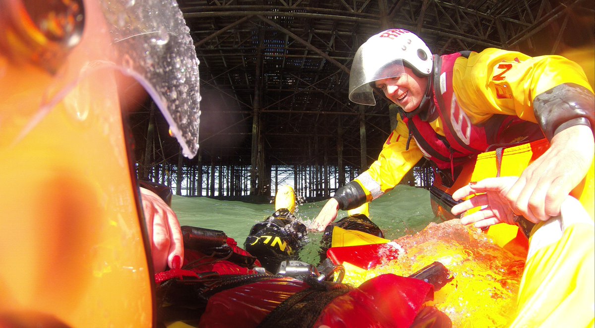 RNLIBrighton's tweet photo. Today we were training with @SLifeboatRNLI with a few medical scenario's #goodtotrain #rnlifamily http://t.co/QNDboAJdPf