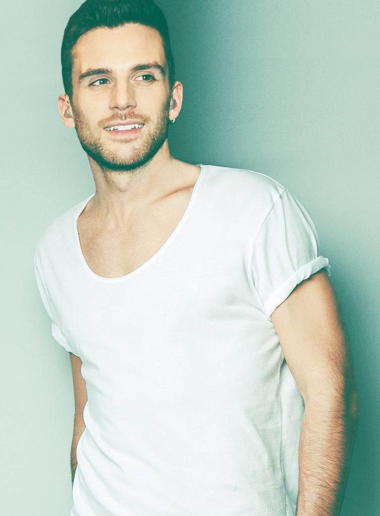 anamhll_'s tweet image. 37 years 😭😭😭 #HappyBirthdayGuyBerryman