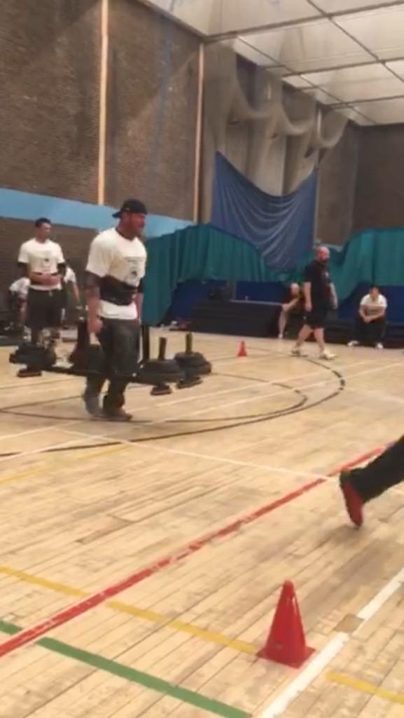 Hulksstrongman's tweet image. Northern 105 , now time to heal the dislocated shoulder and sciatica ready for Yorkshires. #retainthetitle