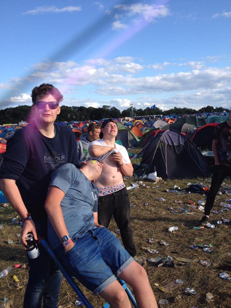 tommyfarrow1's tweet photo. Coachella vs V festival http://t.co/Qb6uVZaDqZ