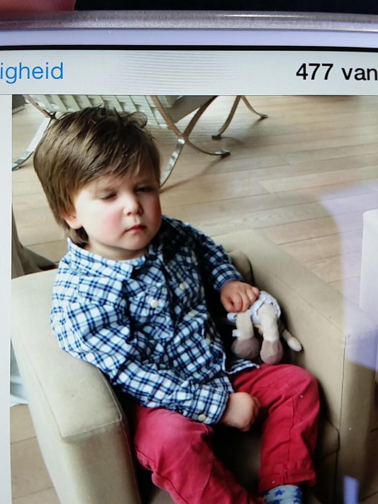 POL_Katwijk's tweet image. Vermist: sinds15:00u jongen, Roemer, 2,5 jaar oud, kuiltjeswangen, groene jas gele laarsjes. Laatst gezien KW106