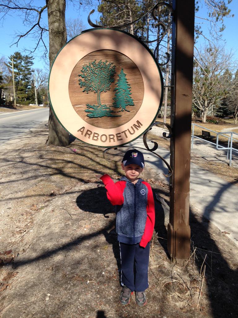 nicole_crewson's tweet photo. Our fave community spot #SunnidalePark #arboretum #accessiblepark #nature @grade1leppanen http://t.co/YthRHgOFwC