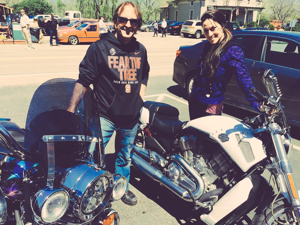 krista_marie's tweet photo. Nice day 4 a motorcycle ride yesterday! My new pipes sound AMAZING!!! @MastersMarie1 show today 2-5 #Fontanel #winery http://t.co/Svl9gtlrif