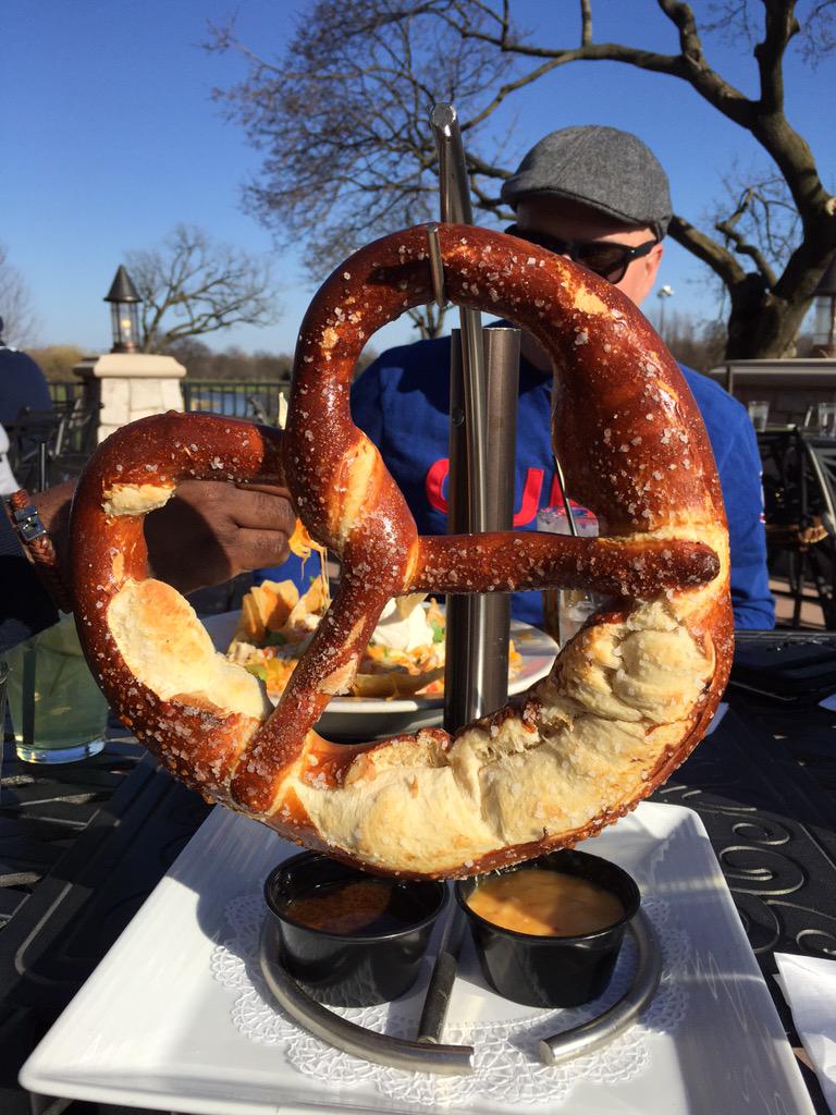 Stefansway's tweet photo. Mega ginormous pretzel! http://t.co/gcP3FDb41F