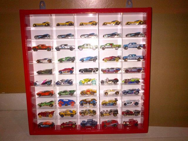 BatuNkri's tweet photo. Buat om &amp; tante kolektor #Hotwheels monggo diorder lemari Hot Wheelsnya.. @Hot_Wheels @HotOnWheels1 @hotwheels_indo http://t.co/U8Q6H1wogg
