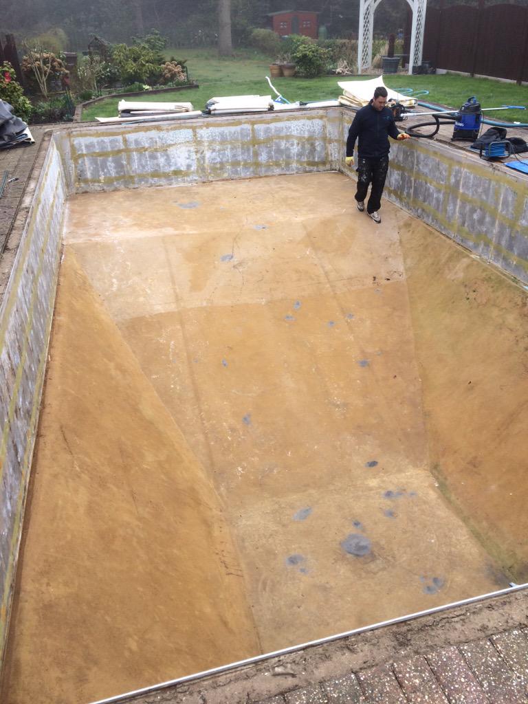 southeastpools's tweet photo. New step unit on this old cascade pool taking shape. #poolrefurb #onsitelining #swimmingpools #alkorplan http://t.co/wG7vhg7oBJ