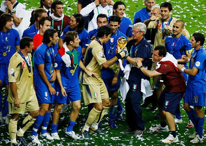 Happy 67th birthday to the one and only Marcello Lippi! Congratulations 