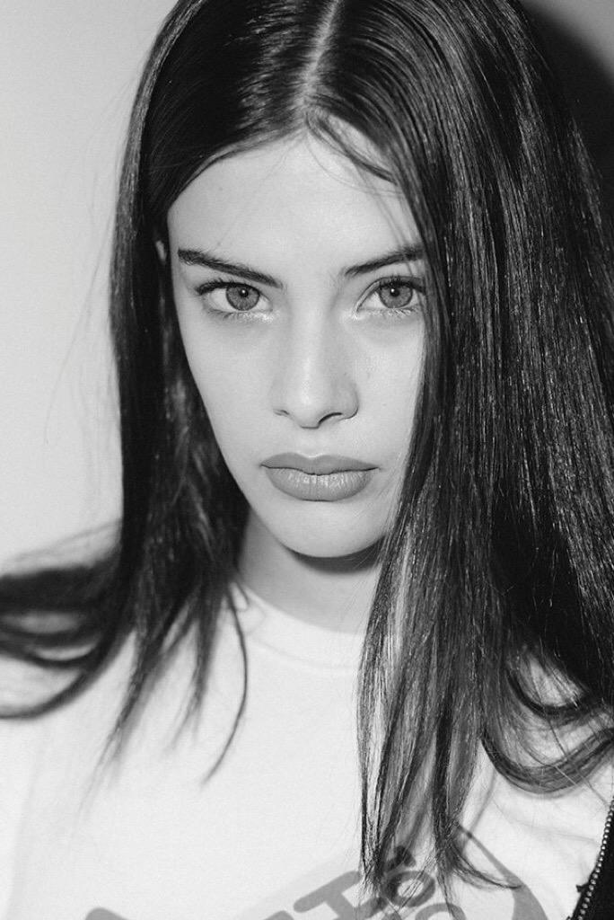 modeIesques's tweet photo. Maya Neubert http://t.co/VZ6eqiIdiN