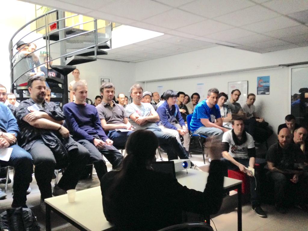 ecolemultimedia's tweet image. Jury en place... La présentation des jeux commence ! Un choix difficile @ecolemultimedia #HTML5GAMEJAM #jeuxvideos