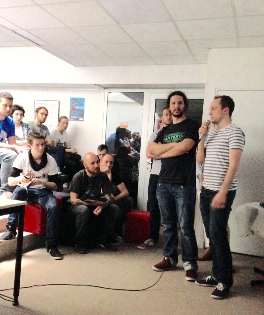 ecolemultimedia's tweet image. Jury en place... La présentation des jeux commence ! Un choix difficile @ecolemultimedia #HTML5GAMEJAM #jeuxvideos