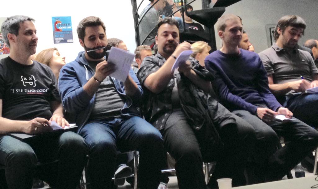 ecolemultimedia's tweet image. Jury en place... La présentation des jeux commence ! Un choix difficile @ecolemultimedia #HTML5GAMEJAM #jeuxvideos