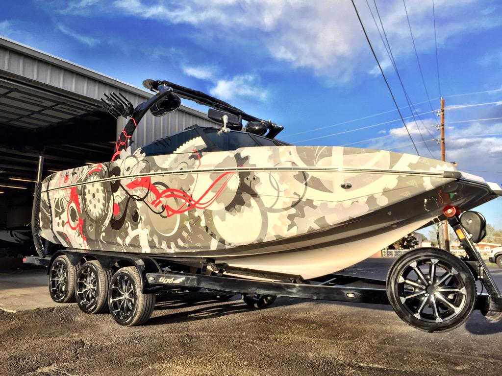 tigeboats's tweet photo. Inside and out, this #tigeASR is a high tech machine. http://t.co/nM4IN78fr2